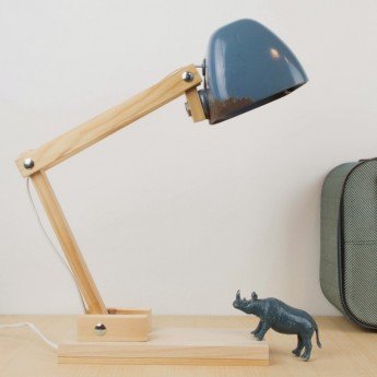 Cómo hacer una lámpara de escritorio con un faro de tractor viejo