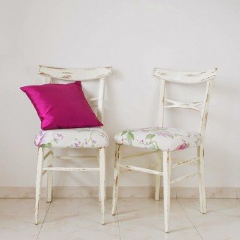 Transformamos unas sillas sencillas en sillas de estilo Tropical Chic
