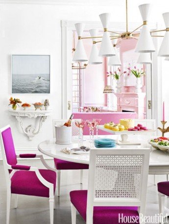 Una casa brillante con alma rosa