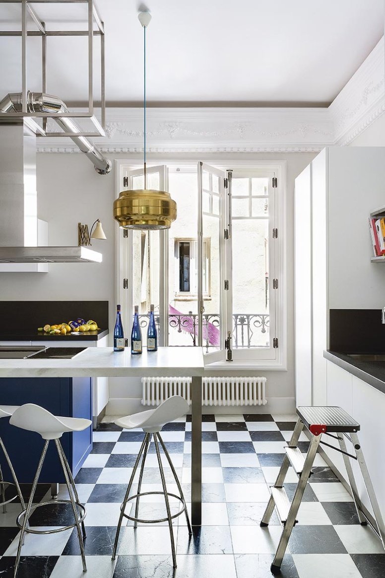 Arte y color para renovar un piso en Chamberí