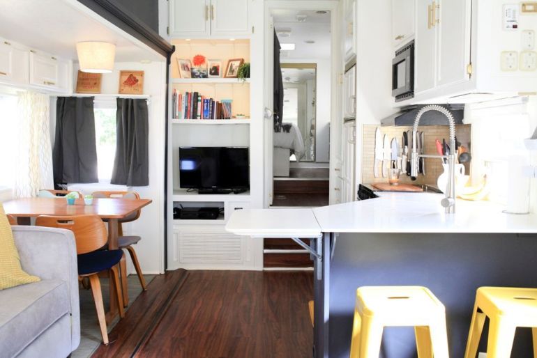 Una caravana llena de ideas para espacios pequeños