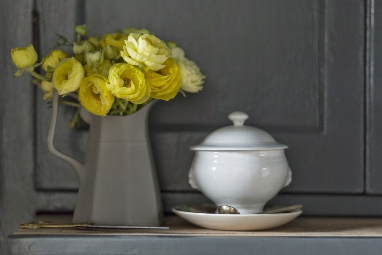 Una decoración masculina que juega con los claroscuros