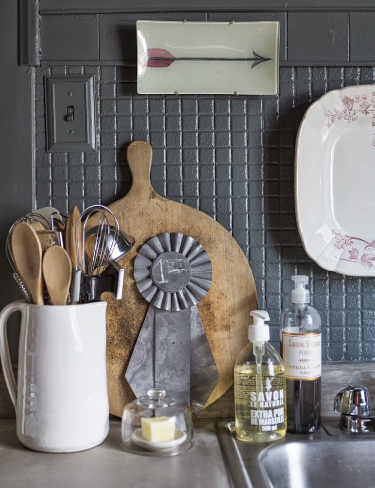 Una decoración masculina que juega con los claroscuros