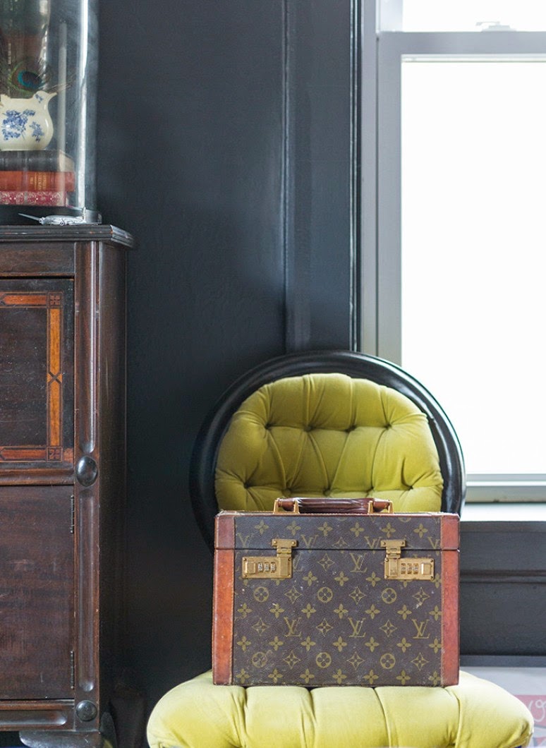 Una decoración masculina que juega con los claroscuros