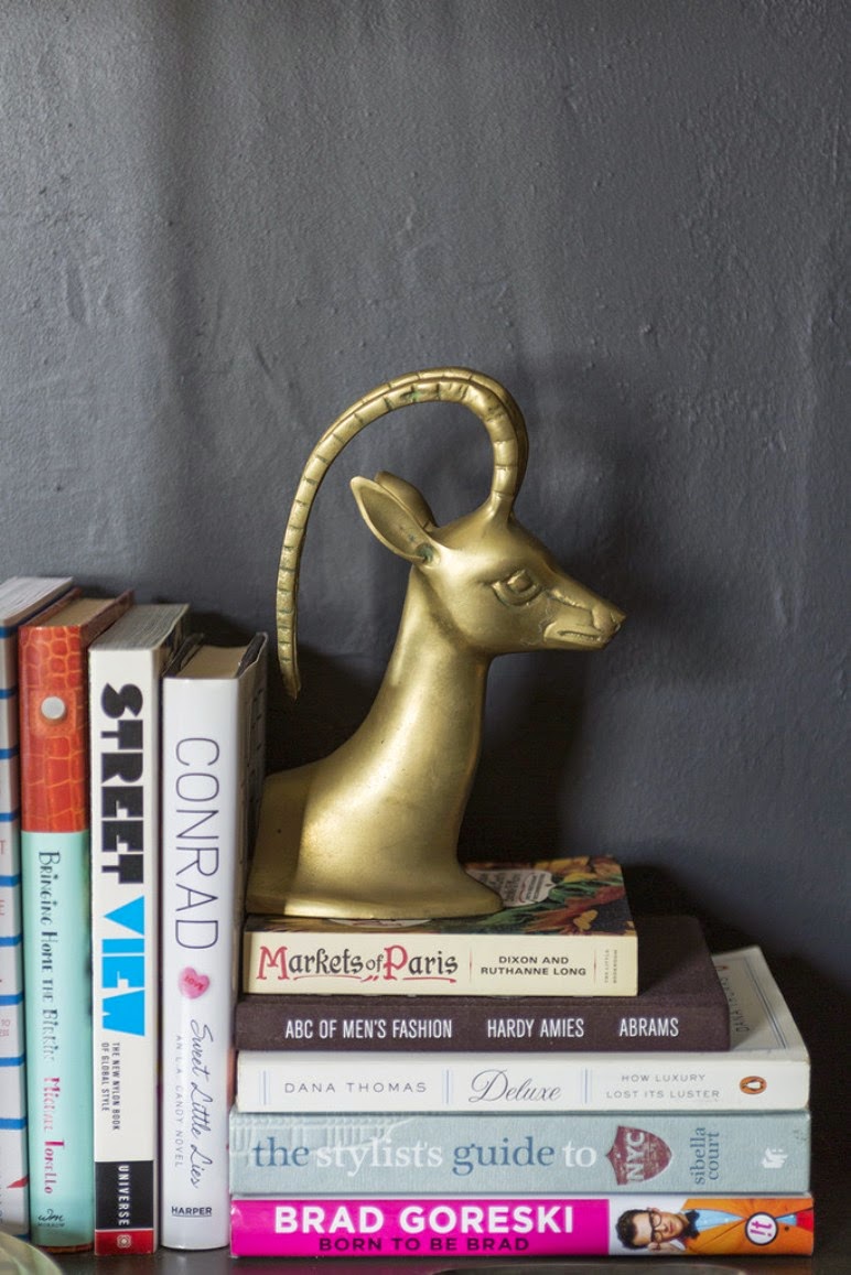 Una decoración masculina que juega con los claroscuros