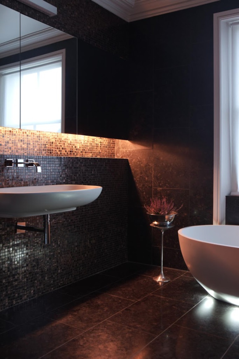 Elegancia sobria y glamour londinense