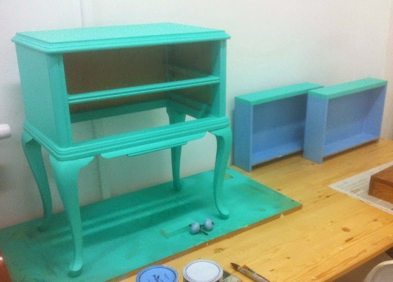 Una mesita de noche que brilla con luz propia...