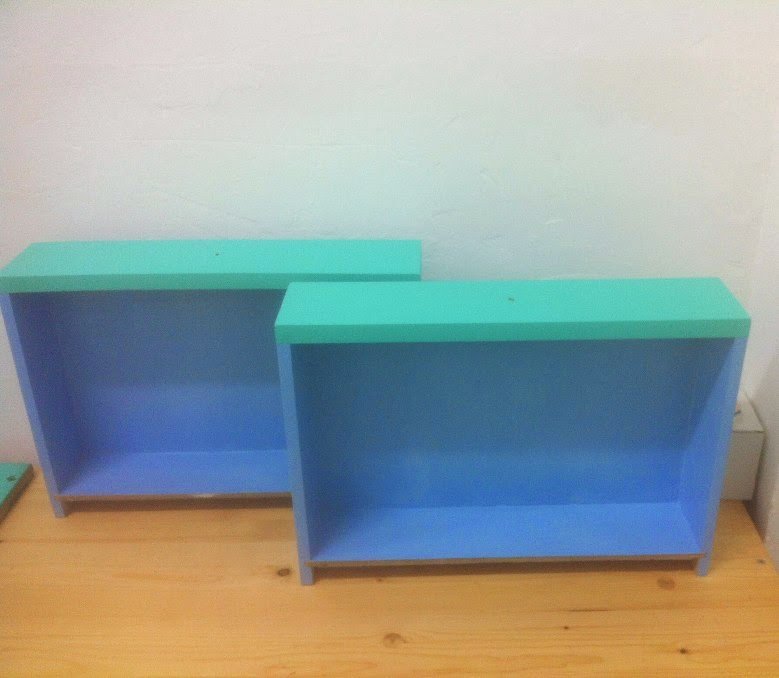 Una mesita de noche que brilla con luz propia...