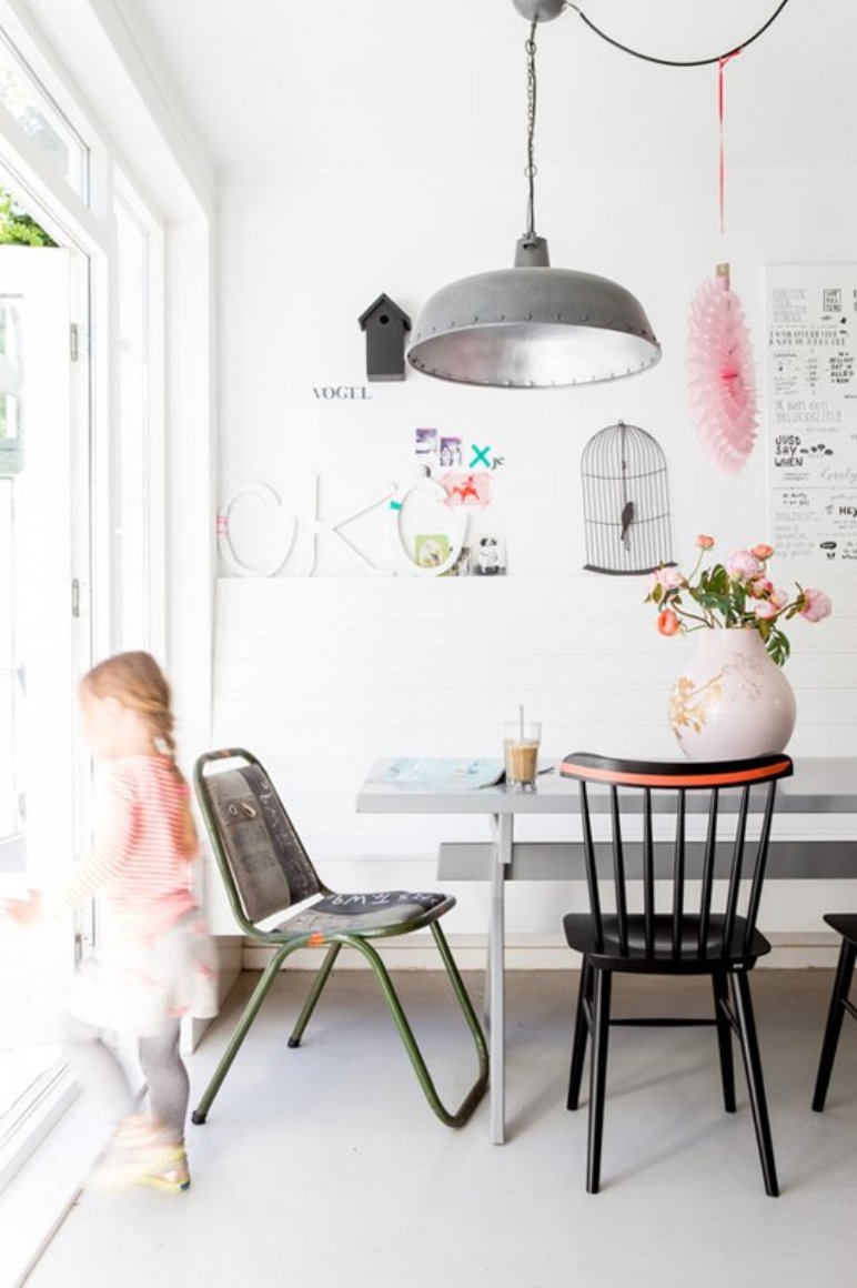 Muebles decadentes y de colores en una casa llena de inspiración