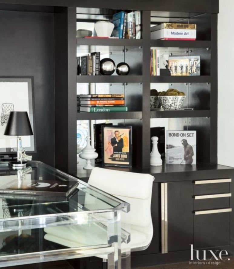 Una casa de estilo Hollywood regency y toques parisinos