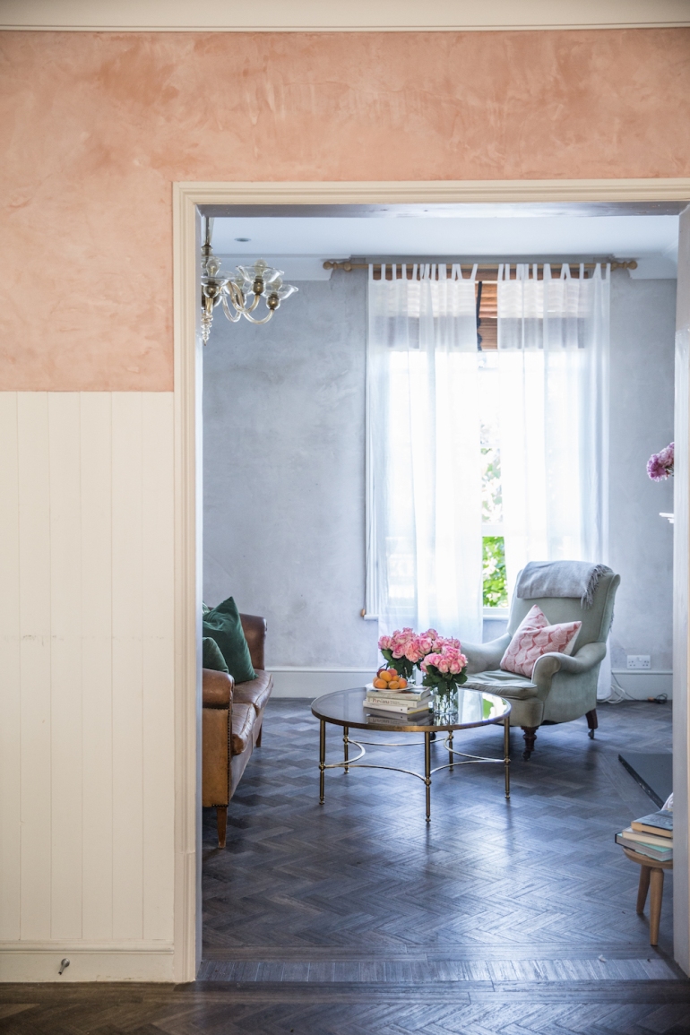 Un apartamento alrededor de una cocina