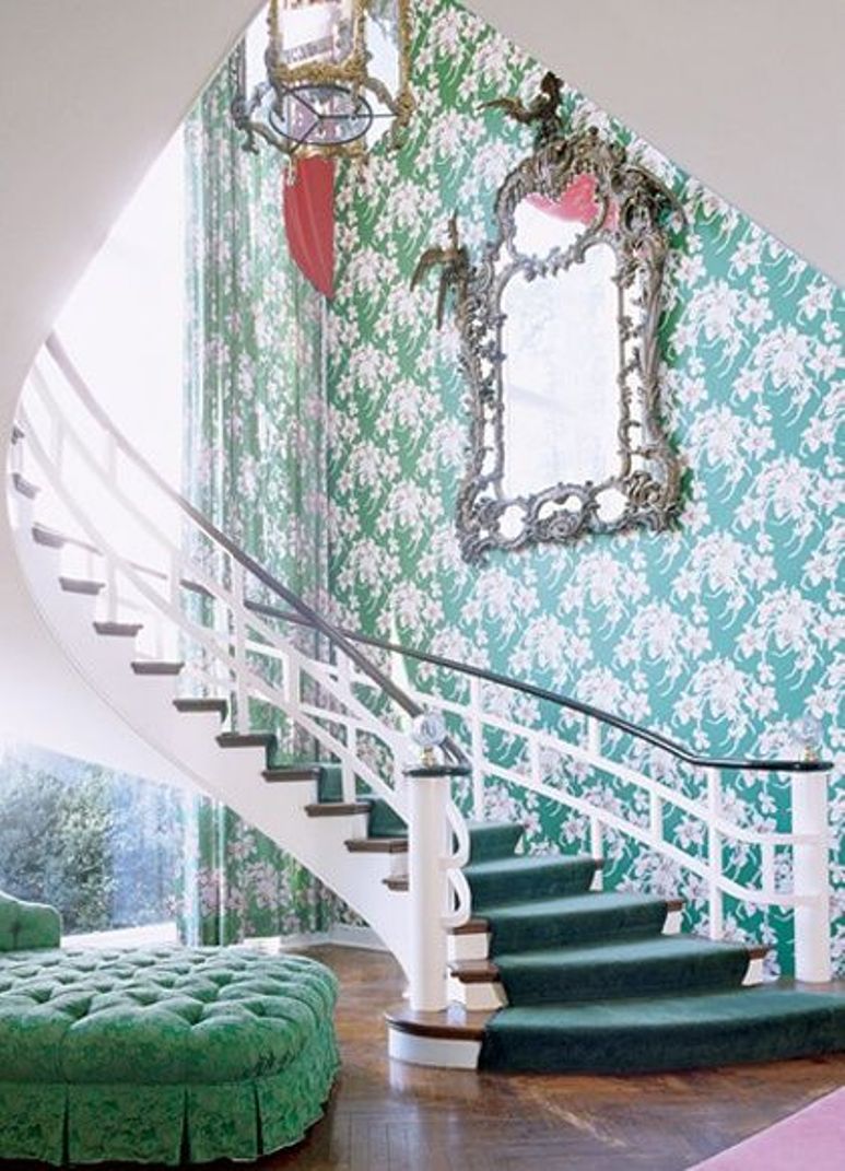 Cómo decorar la pared de una escalera 