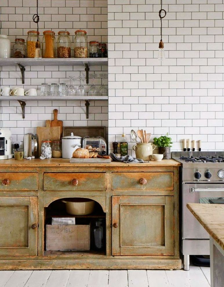 Cómo reutilizar unas puertas de cocina de madera maciza