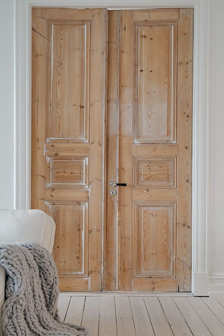 Renovar las puertas de casa con color