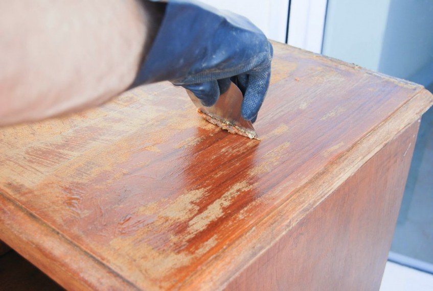 Cómo restaurar un aparador con la técnica del decapé