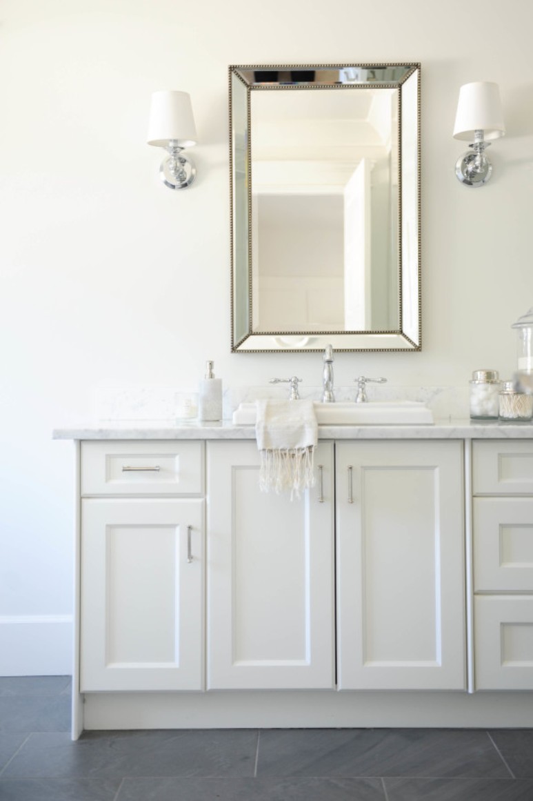 Blanco y rosa en casa de una blogger canadiense