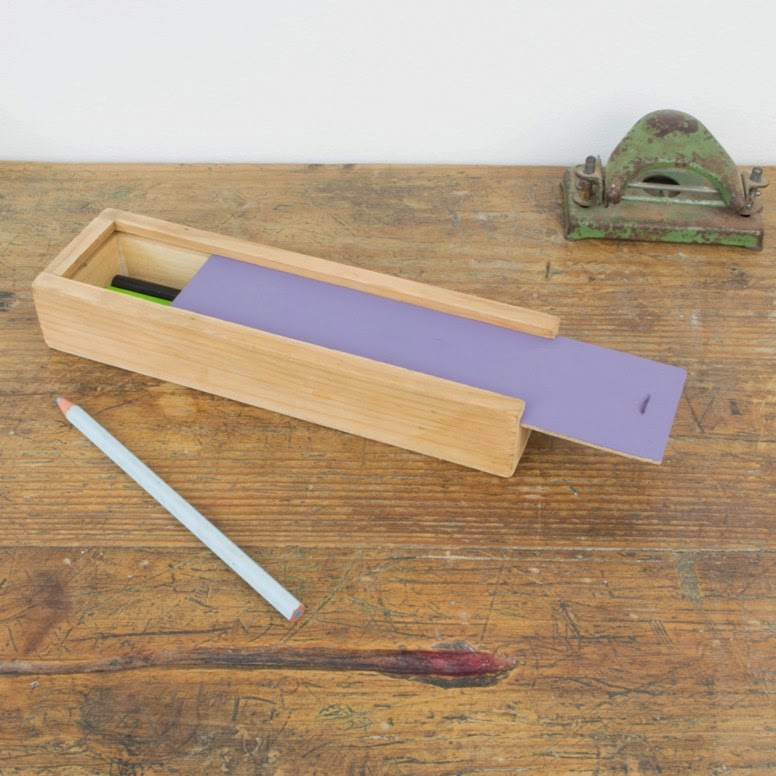 Una habitación infantil ecléctica y vintage