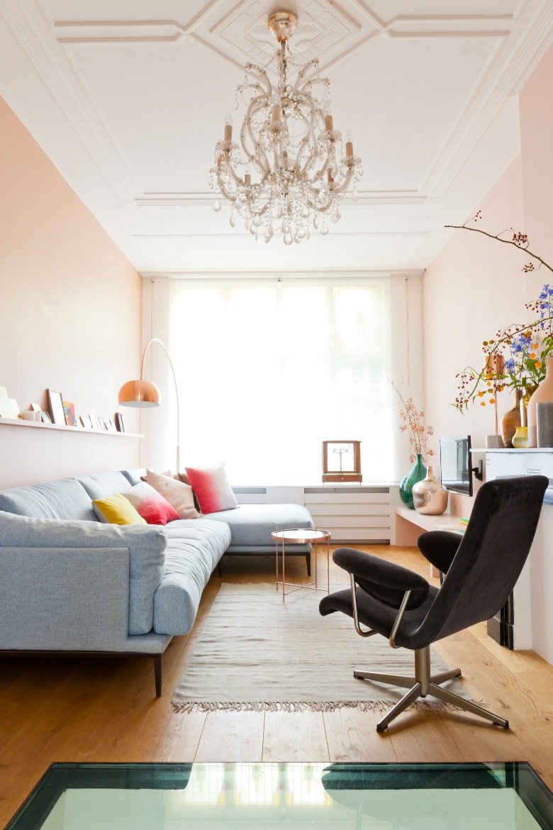 Un apartamento moderno pintado de rosa