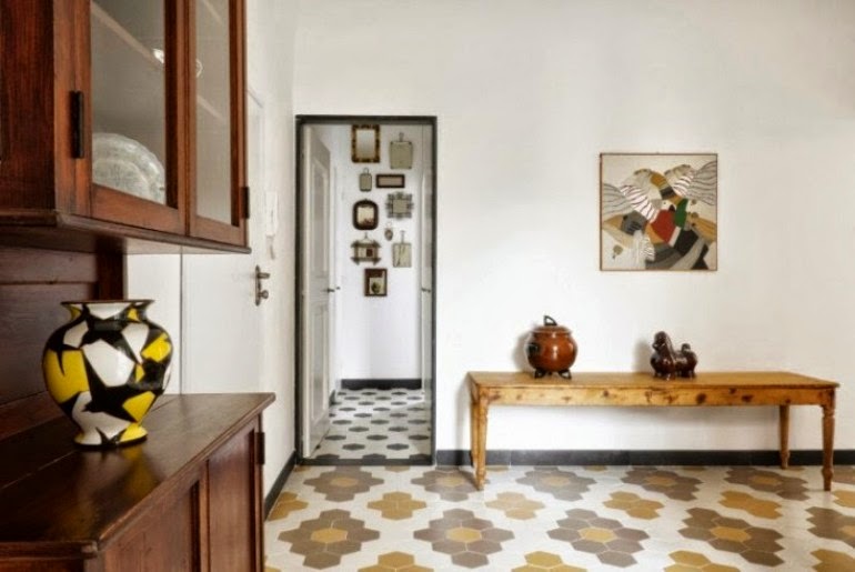 El paraíso de los coleccionistas de sillas y de suelos hidráulicos