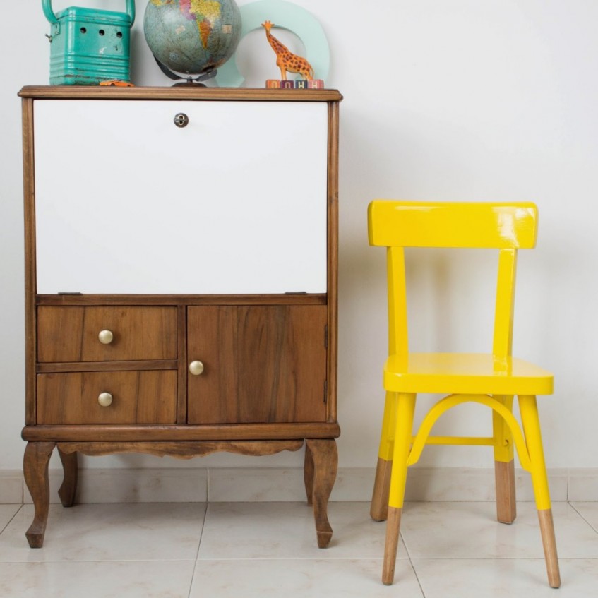 Una habitación infantil brillante