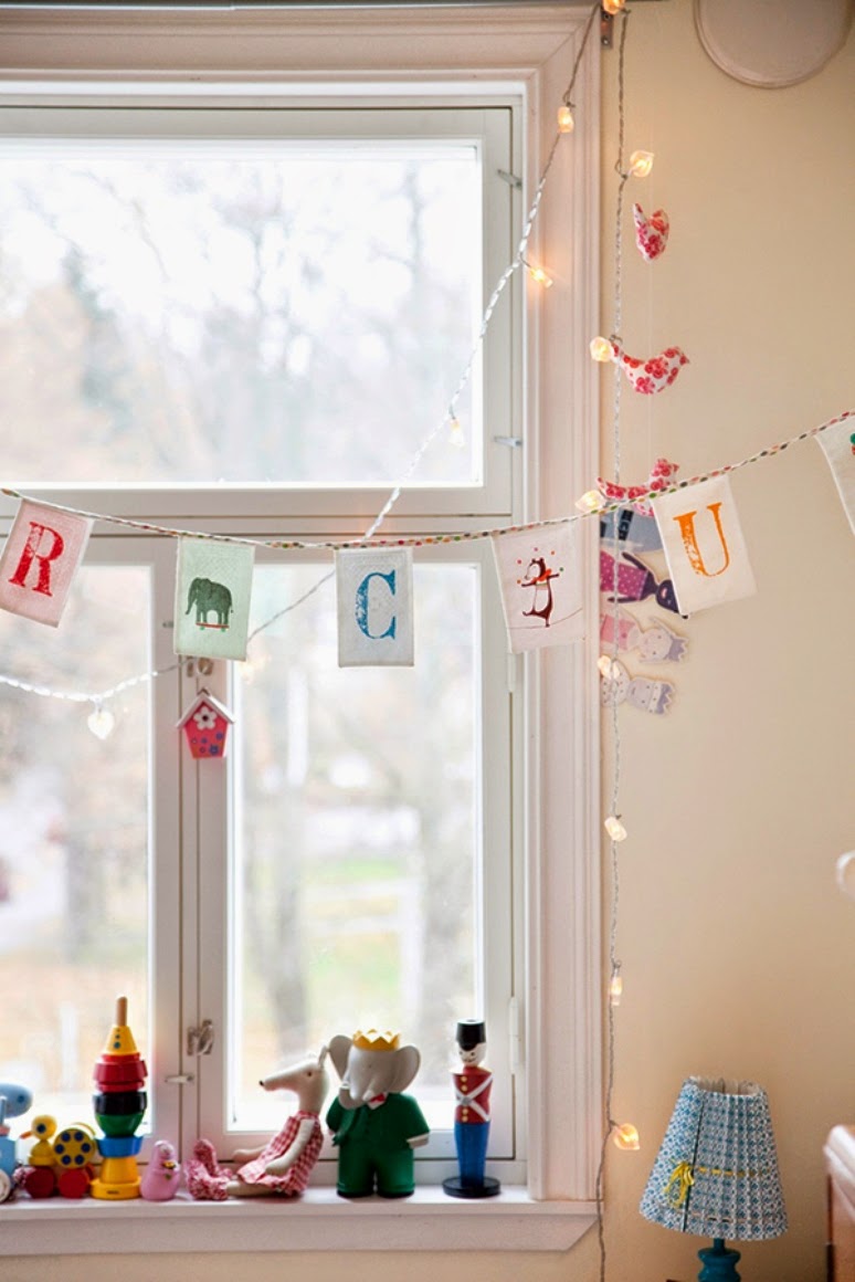 Una habitación infantil brillante