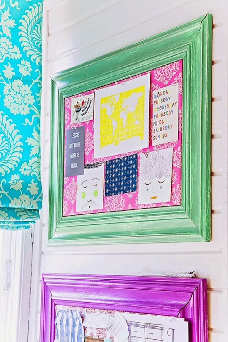 Una habitación infantil brillante