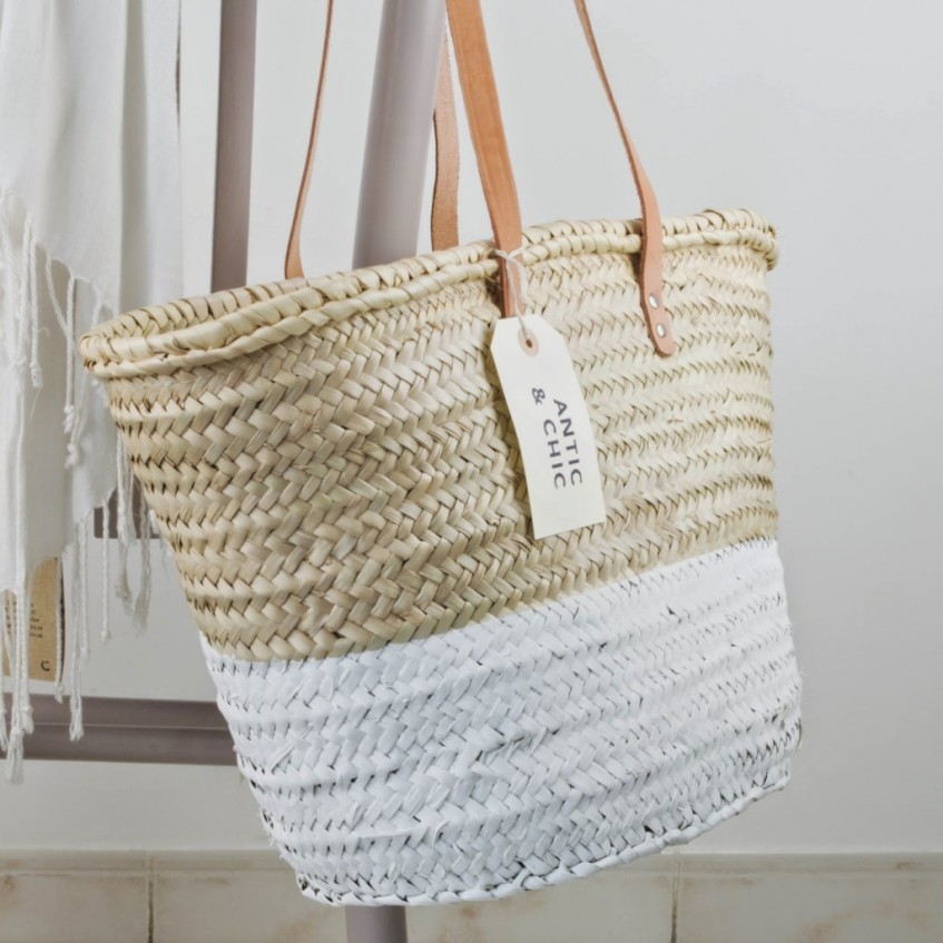 Una habitación infantil brillante