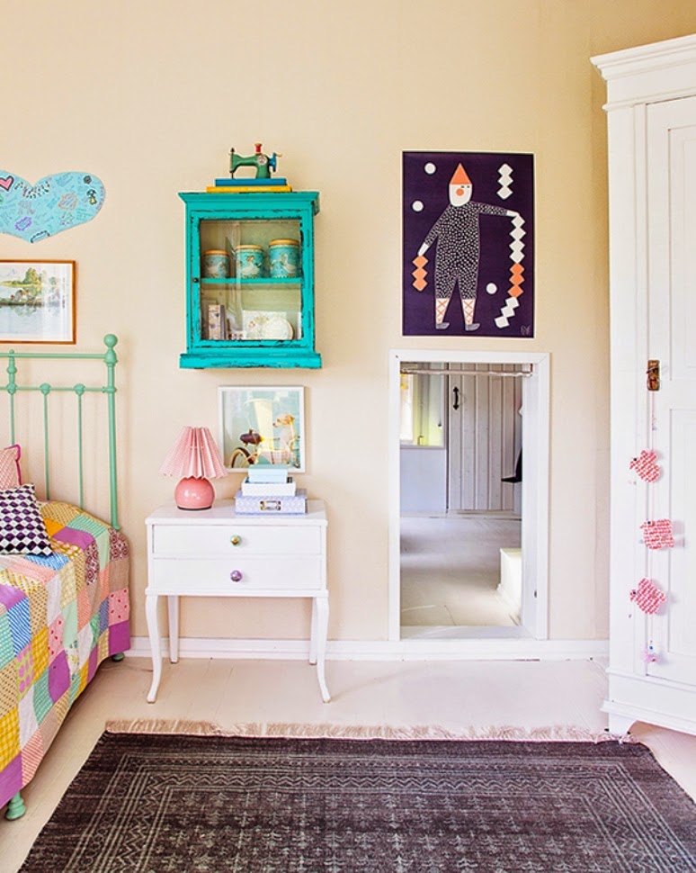 Una habitación infantil brillante