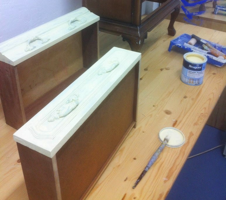 Cómo transformar una mesita de noche con sobre de mármol