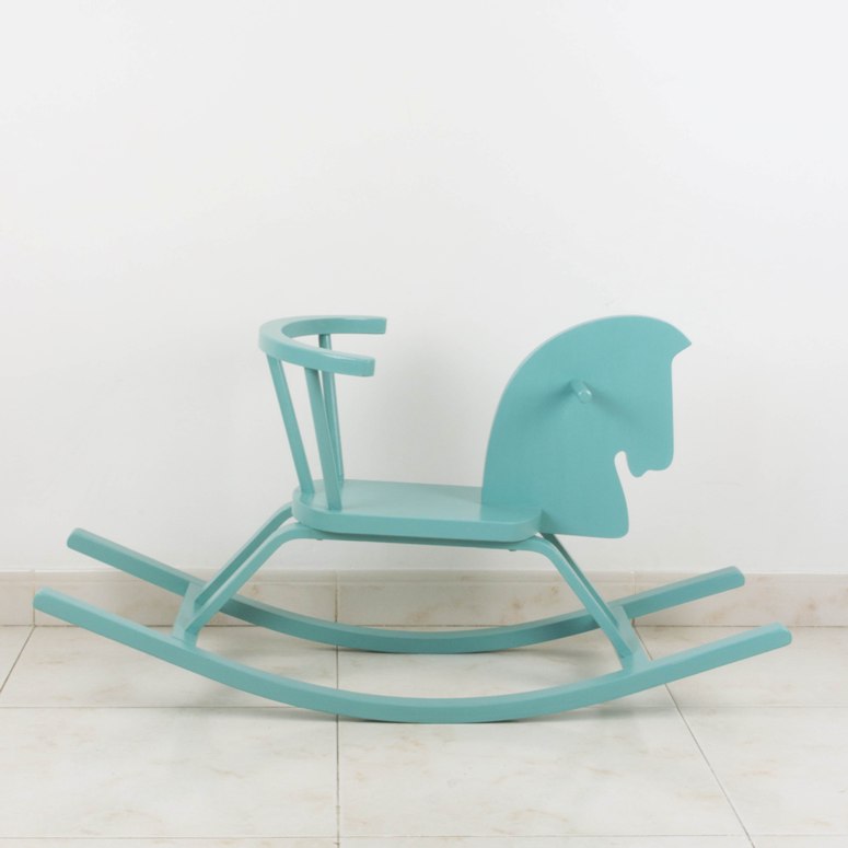 Cómo renovar un viejo caballito balancín