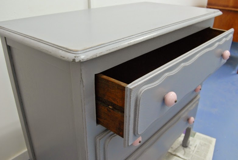 Cómo transformar una cómoda demasiado seria