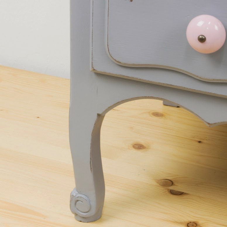 Cómo transformar una cómoda demasiado seria