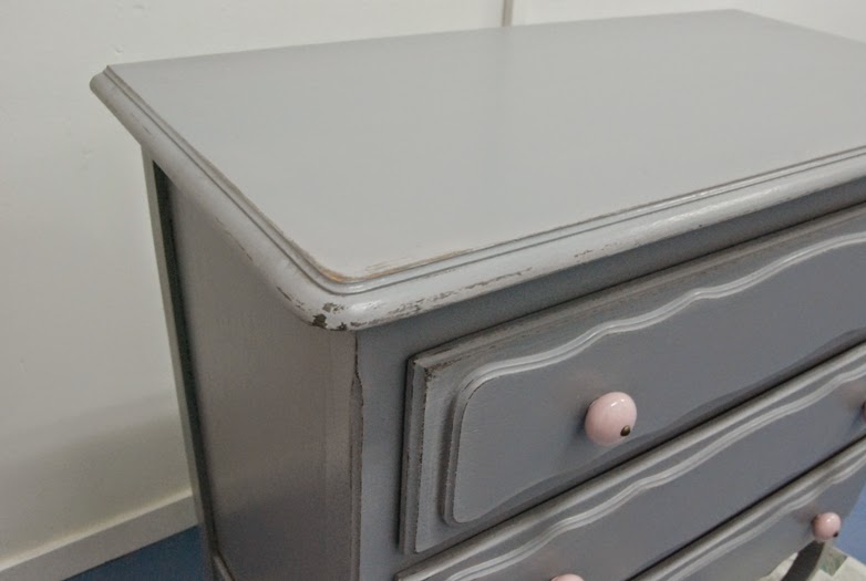 Cómo transformar una cómoda demasiado seria