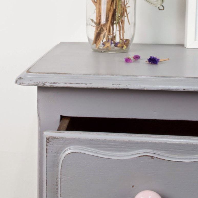 Cómo transformar una cómoda demasiado seria