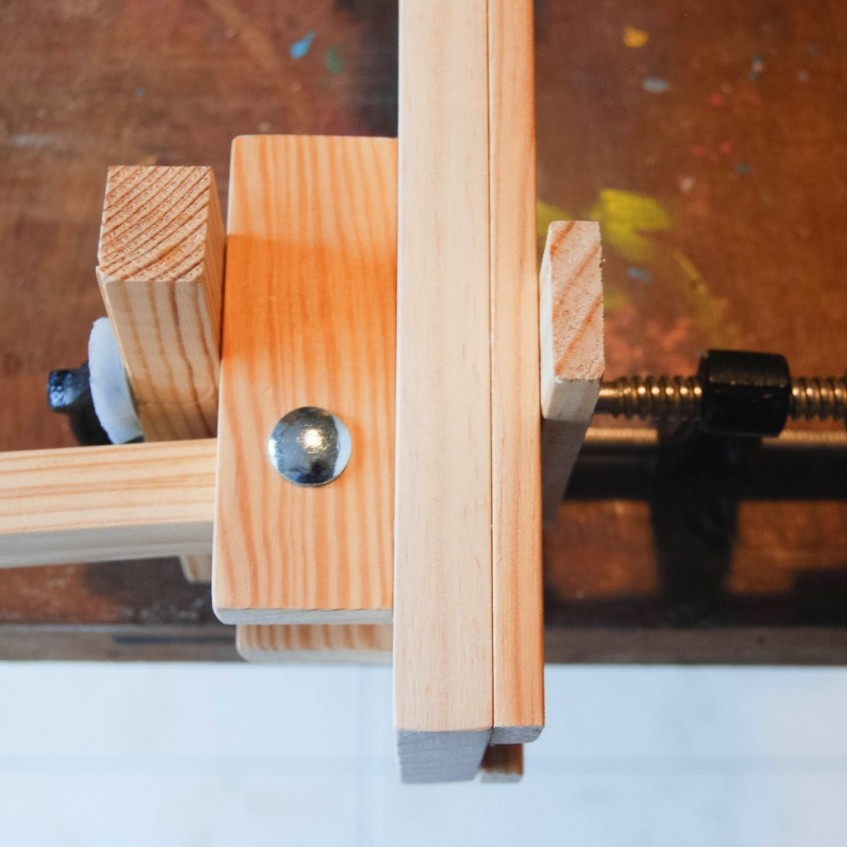 Cómo hacer una lámpara de escritorio con un faro de tractor viejo