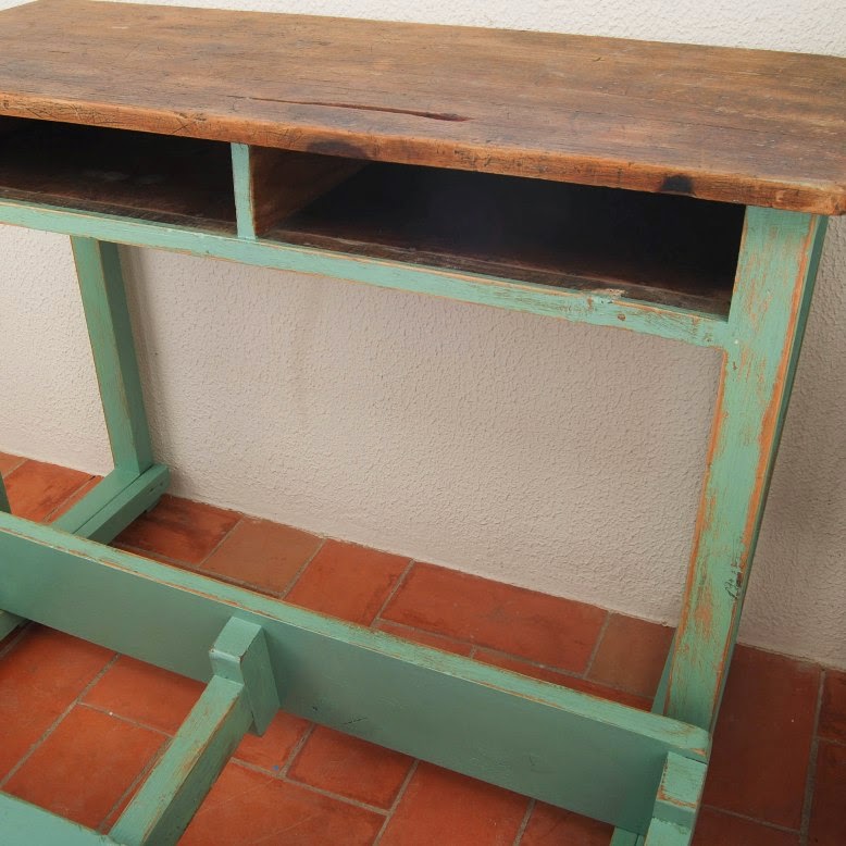 Cómo renovar un antiguo pupitre rústico