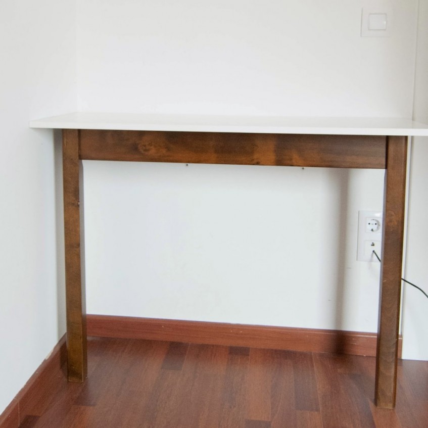 Cómo sacar provecho de una antigua mesa de cocina de los años 70