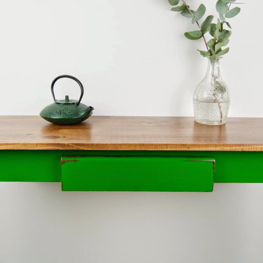 Cómo sacar provecho de una antigua mesa de cocina de los años 70