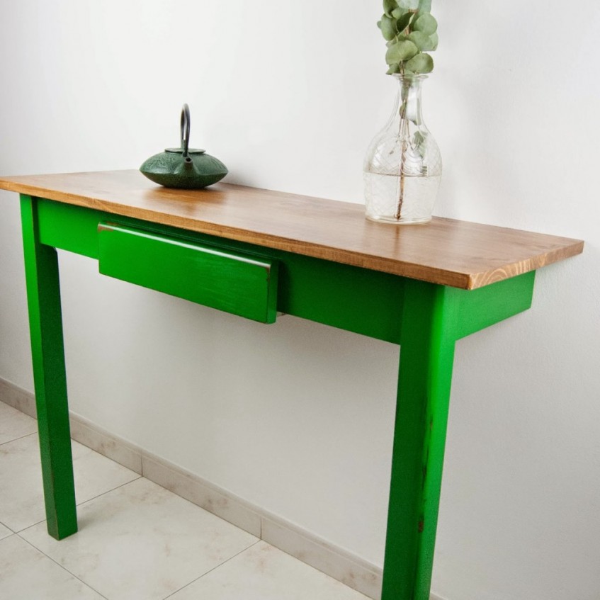 Cómo sacar provecho de una antigua mesa de cocina de los años 70