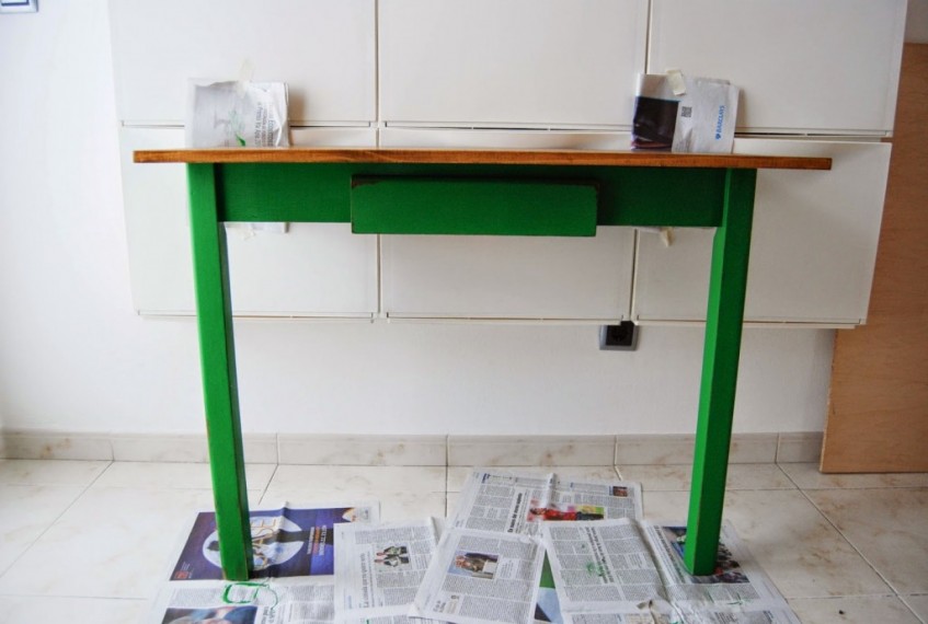 Cómo sacar provecho de una antigua mesa de cocina de los años 70