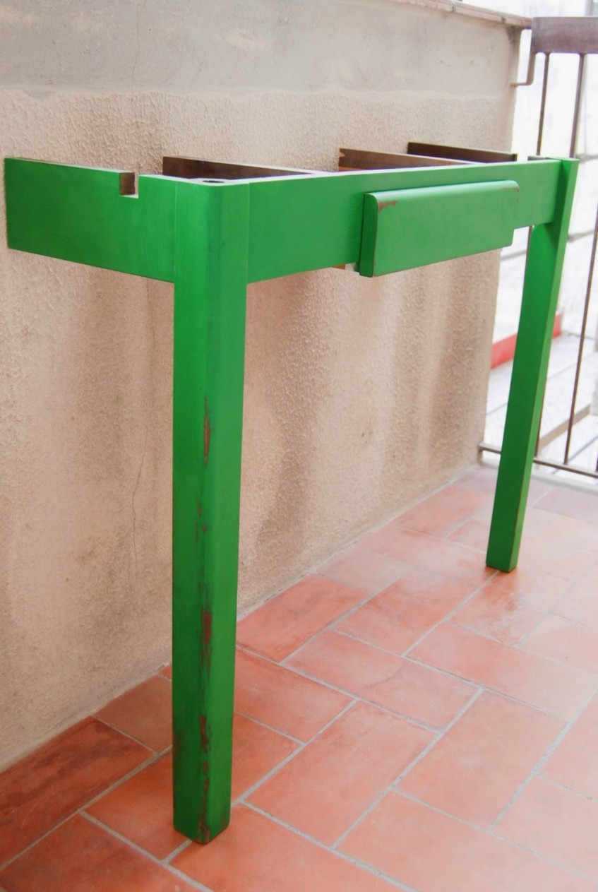 Cómo sacar provecho de una antigua mesa de cocina de los años 70
