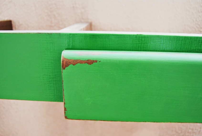 Cómo sacar provecho de una antigua mesa de cocina de los años 70