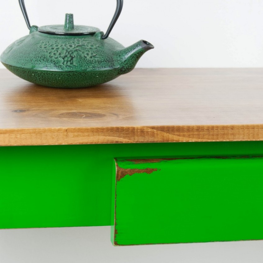 Cómo sacar provecho de una antigua mesa de cocina de los años 70