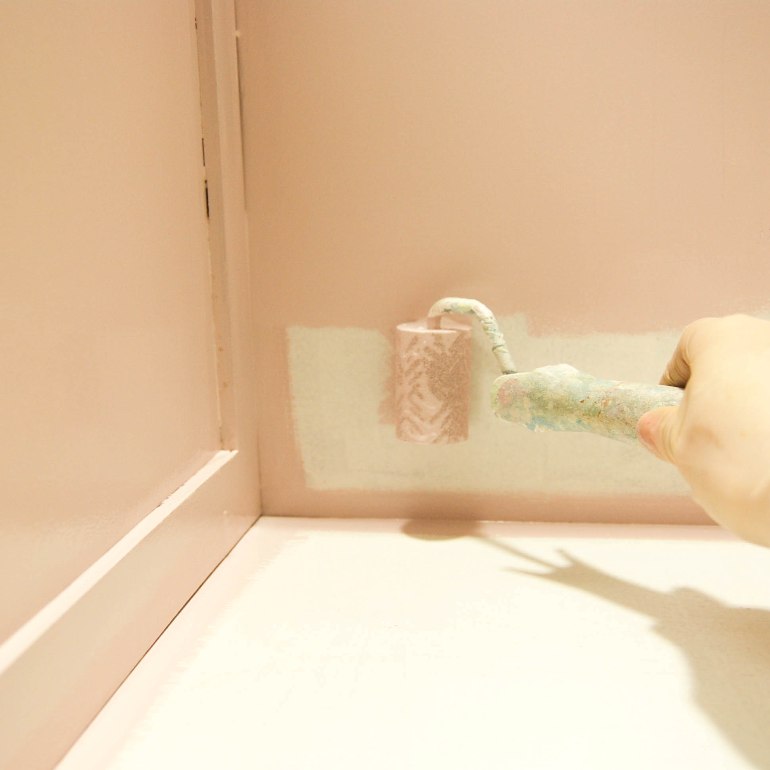 Vitrina Elisenda en verde y rosa