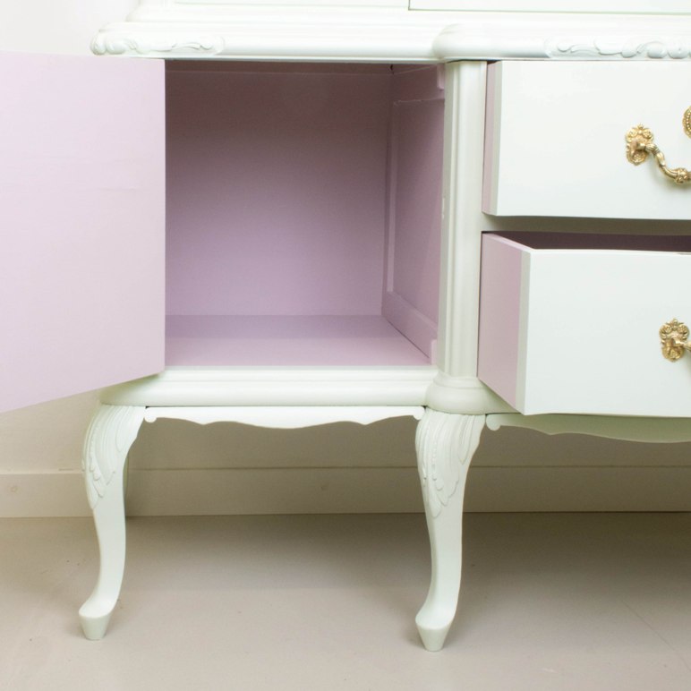 Vitrina Elisenda en verde y rosa