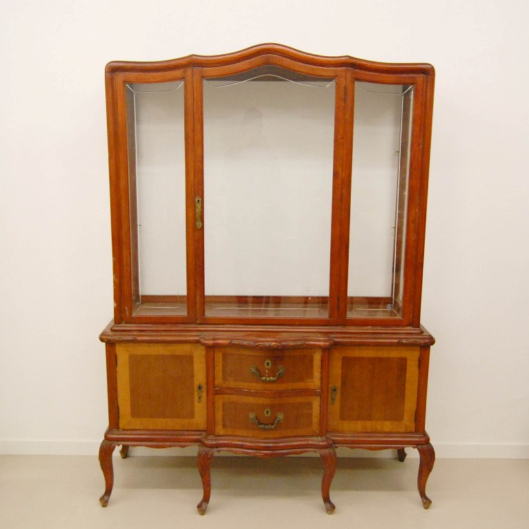 Vitrina Elisenda en verde y rosa