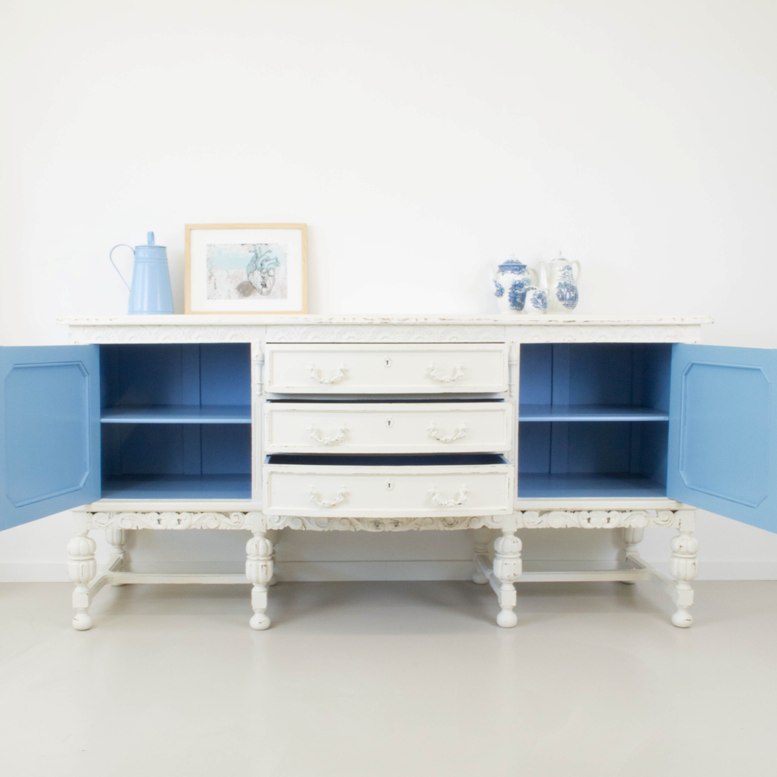 Cómo transformar un oscuro aparador en un mueble lleno de luz