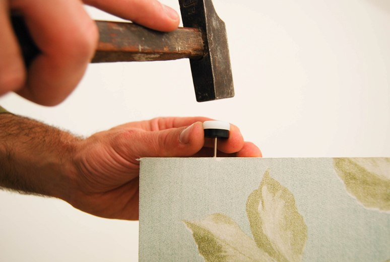 Cómo hacer un biombo sencillo con papel pintado
