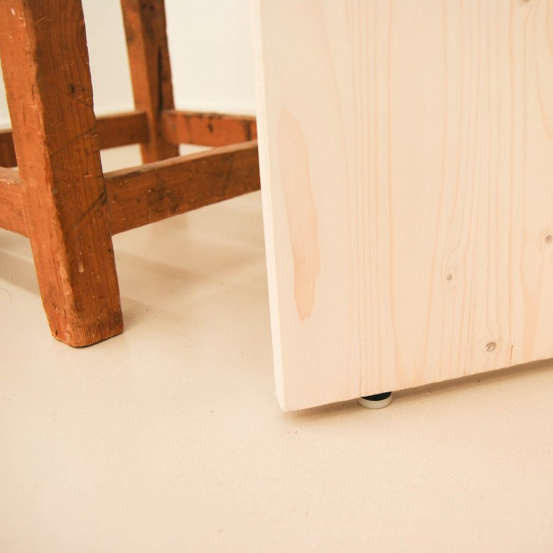 Cómo hacer un biombo sencillo con papel pintado