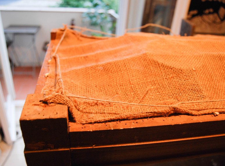 Transformar y retapizar una banqueta de forma tradicional